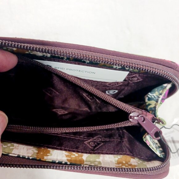 NWT Vera Bradley RFID Grab & Go Wristlet, Autumn Leaves, Approx. 7" X 4" - Picture 9 of 16